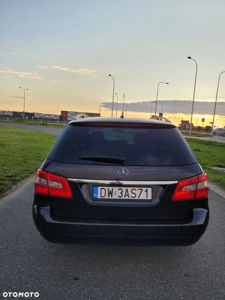 Mercedes-Benz Klasa E 220 CDI DPF BlueEFFICIENCY Avantgarde - 11