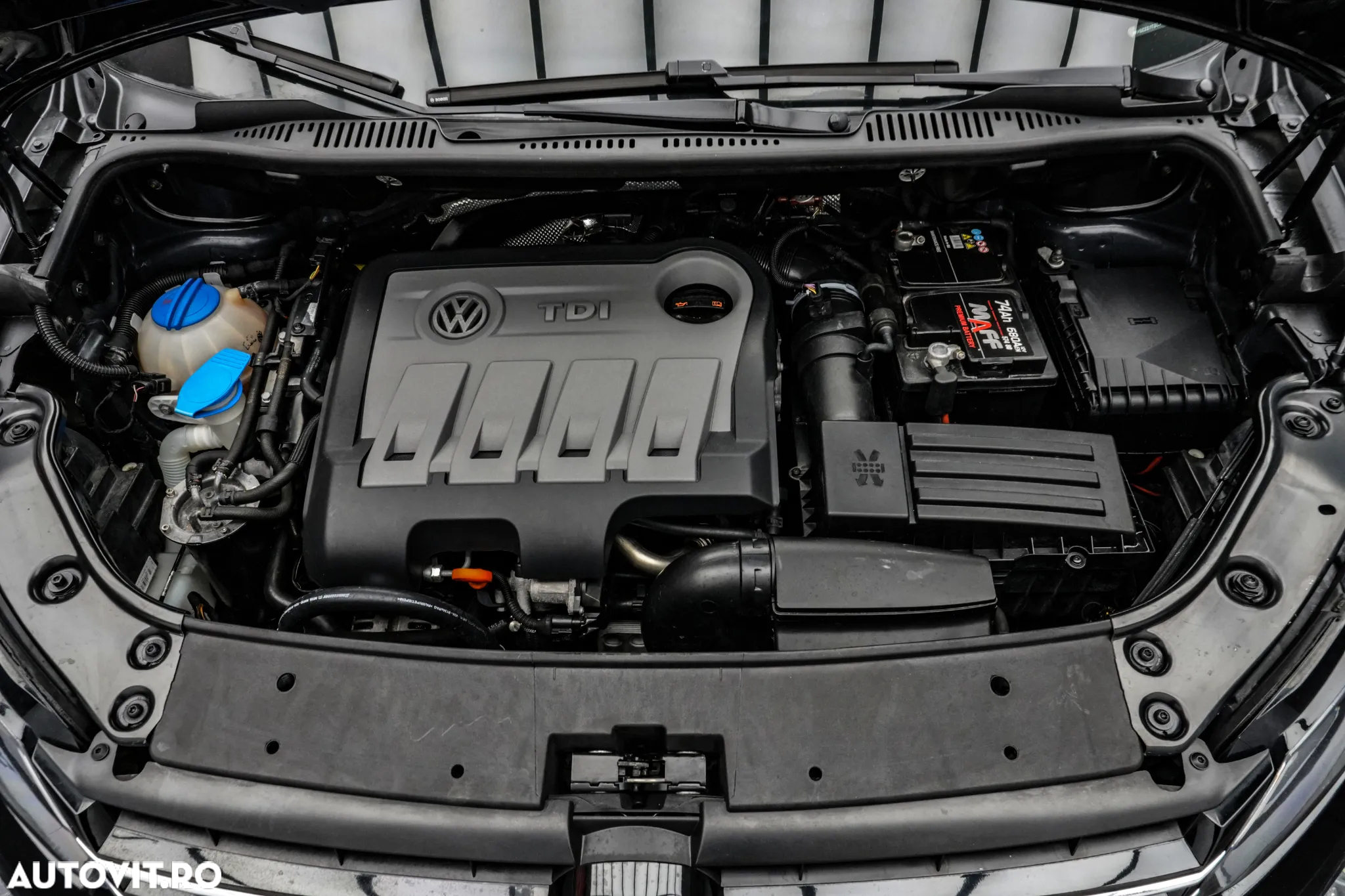 Volkswagen Touran Cross 2.0 TDI DSG - 28