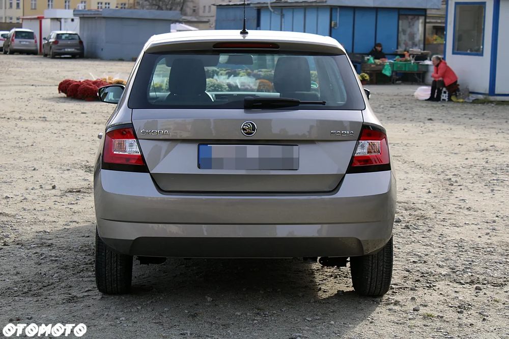 Skoda Fabia - 8