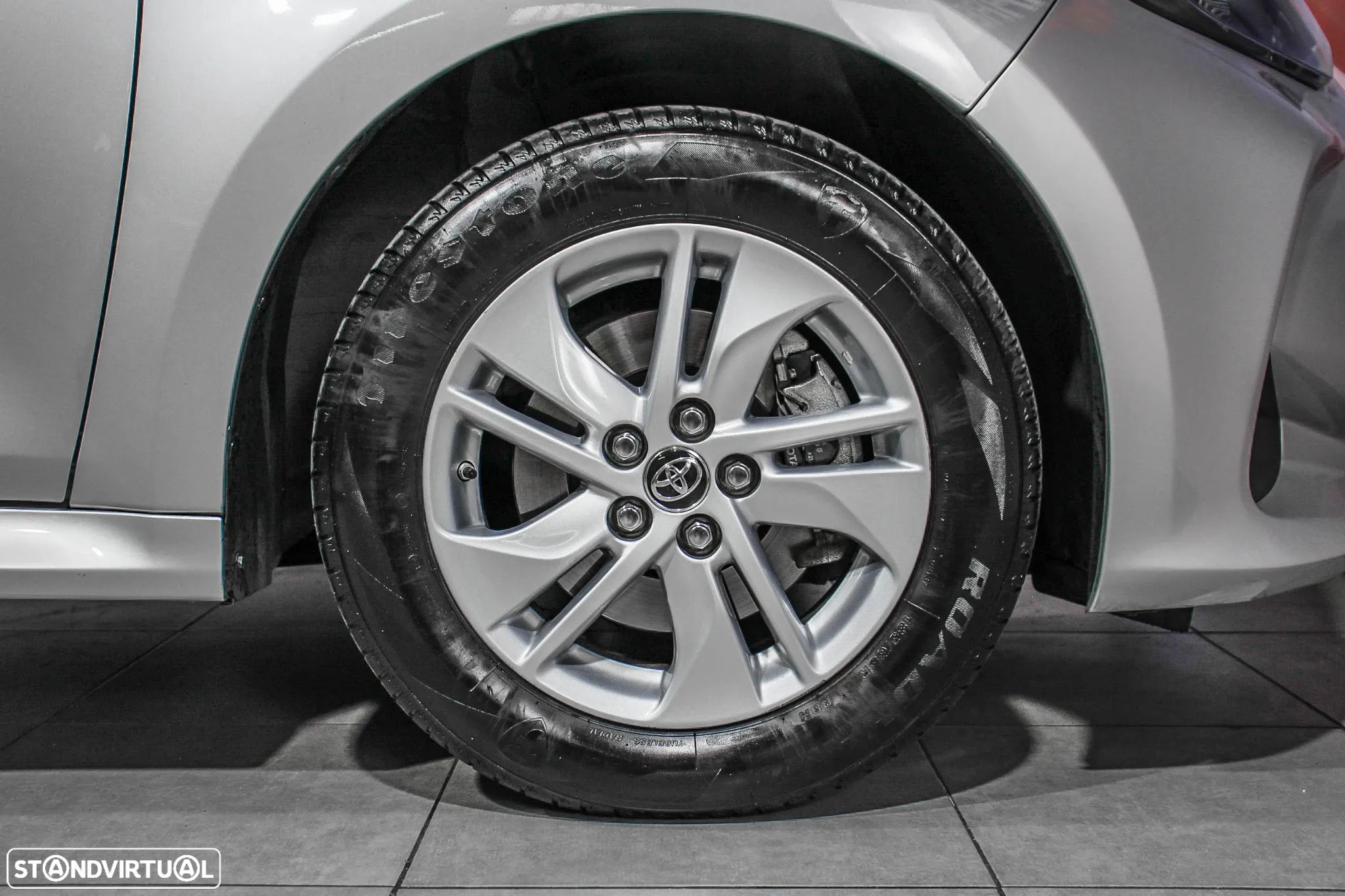 Toyota Yaris 1.5 HDF Comfort Plus - 13
