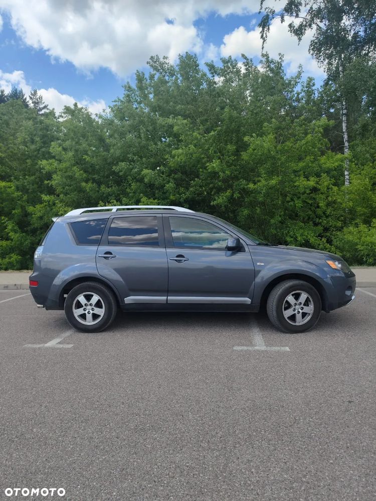 Mitsubishi Outlander 2.0 DID Instyle - 2