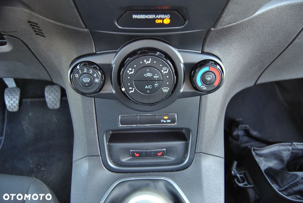 Ford Fiesta 1.25 Titanium - 31