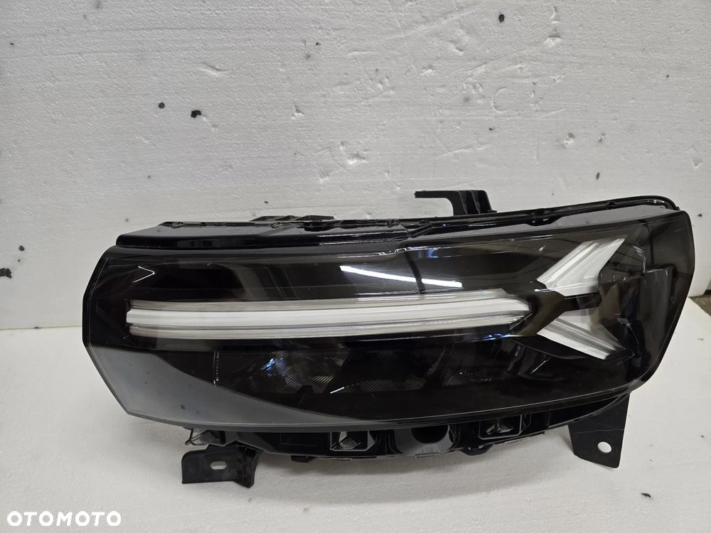 LAMPA DACIA DUSTER III BIGSTER III 260603515R - 1