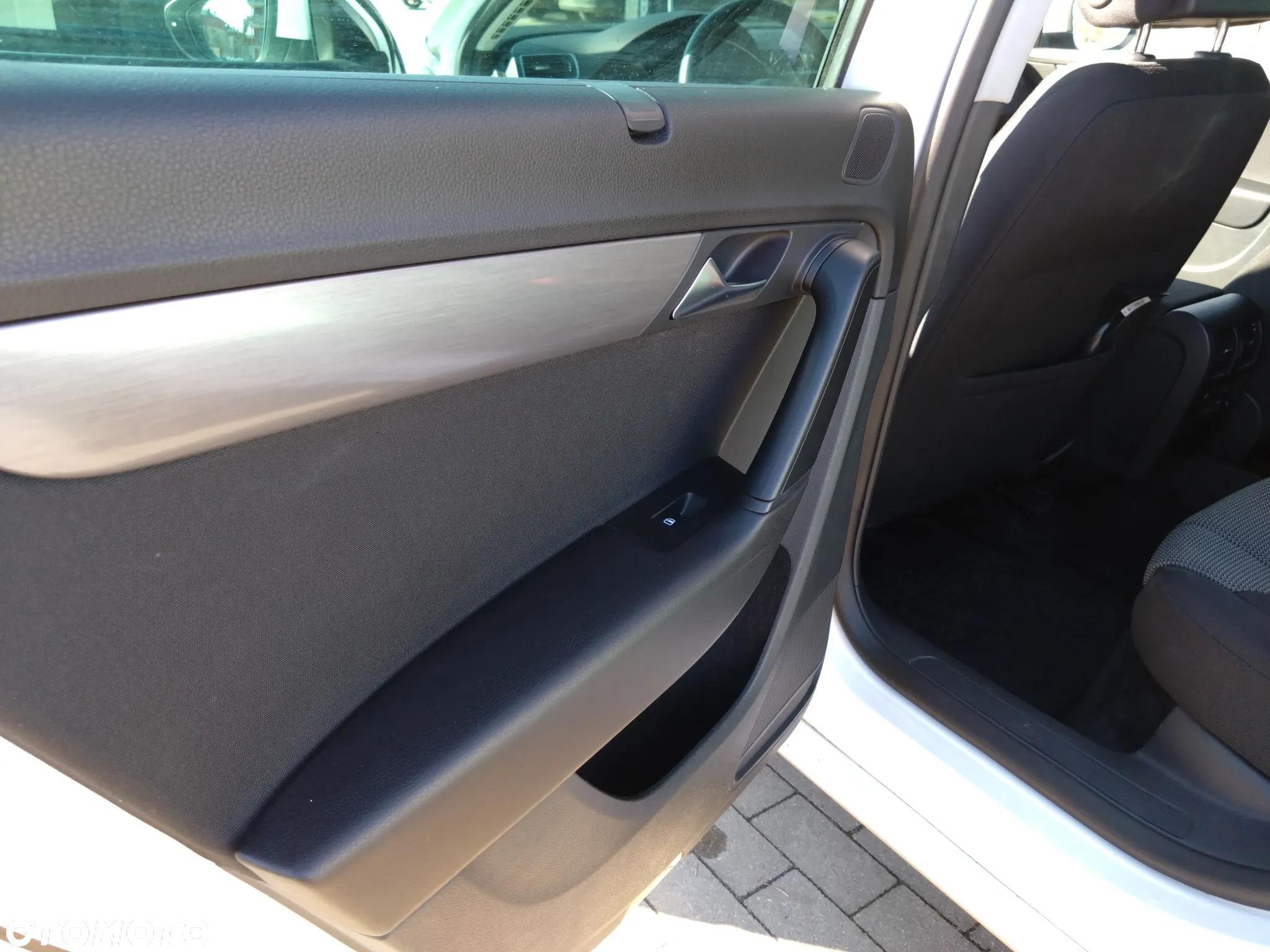 Volkswagen Passat 2.0 TDI Comfortline DSG - 17