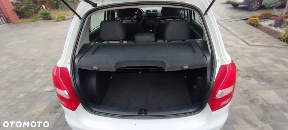 Skoda Fabia 1.2 HTP FAMILY - 11