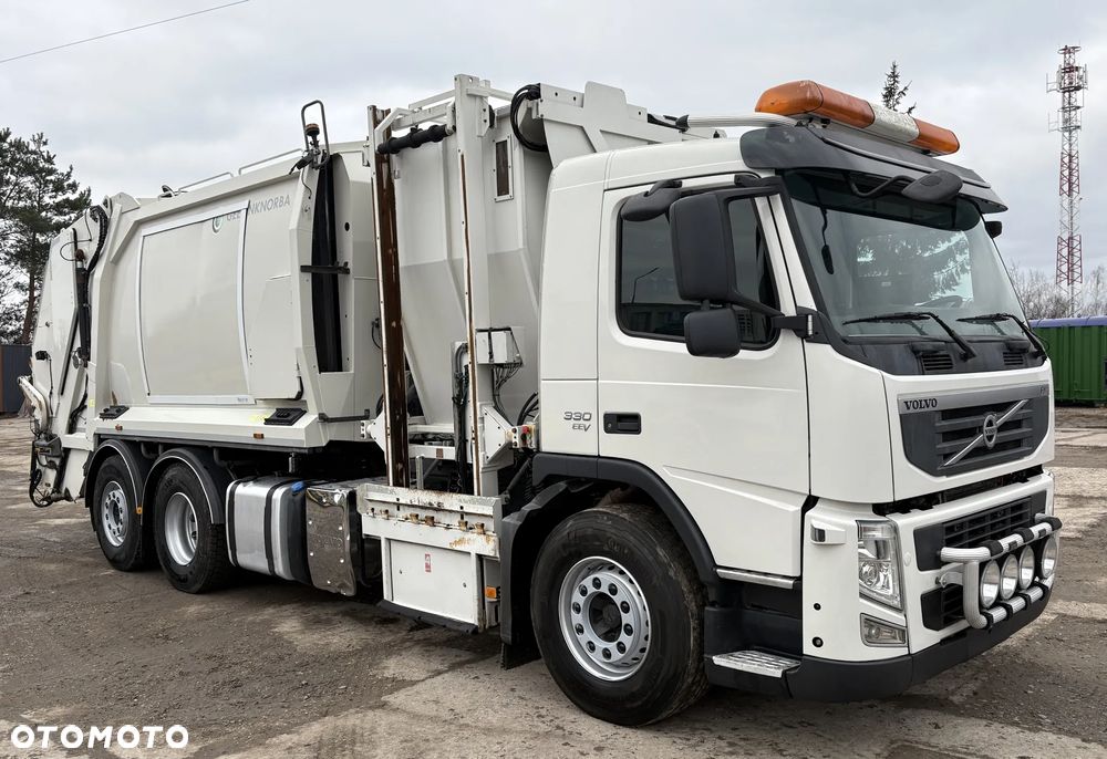 Volvo FM 330 EEV 6x2 / śmieciarka / 3 komory - 3