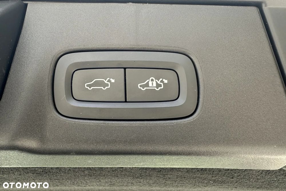 Volvo V90 D4 Momentum - 26