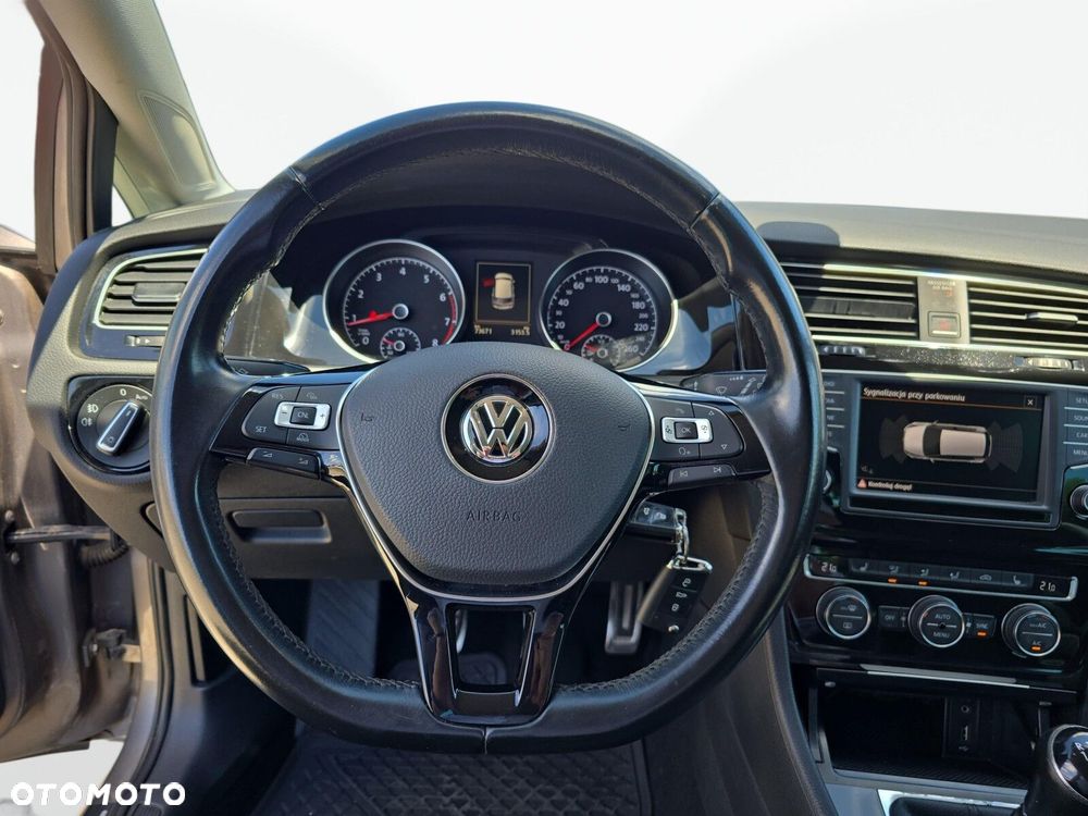 Volkswagen Golf - 16