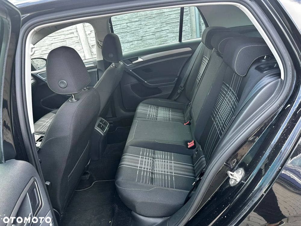 Volkswagen Golf 1.6 TDI BlueMotion Technology Lounge - 12
