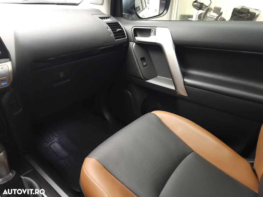 Toyota Land Cruiser 2.8l D-4D 204 CP A/T 7 locuri Luxury AVS Black - 26