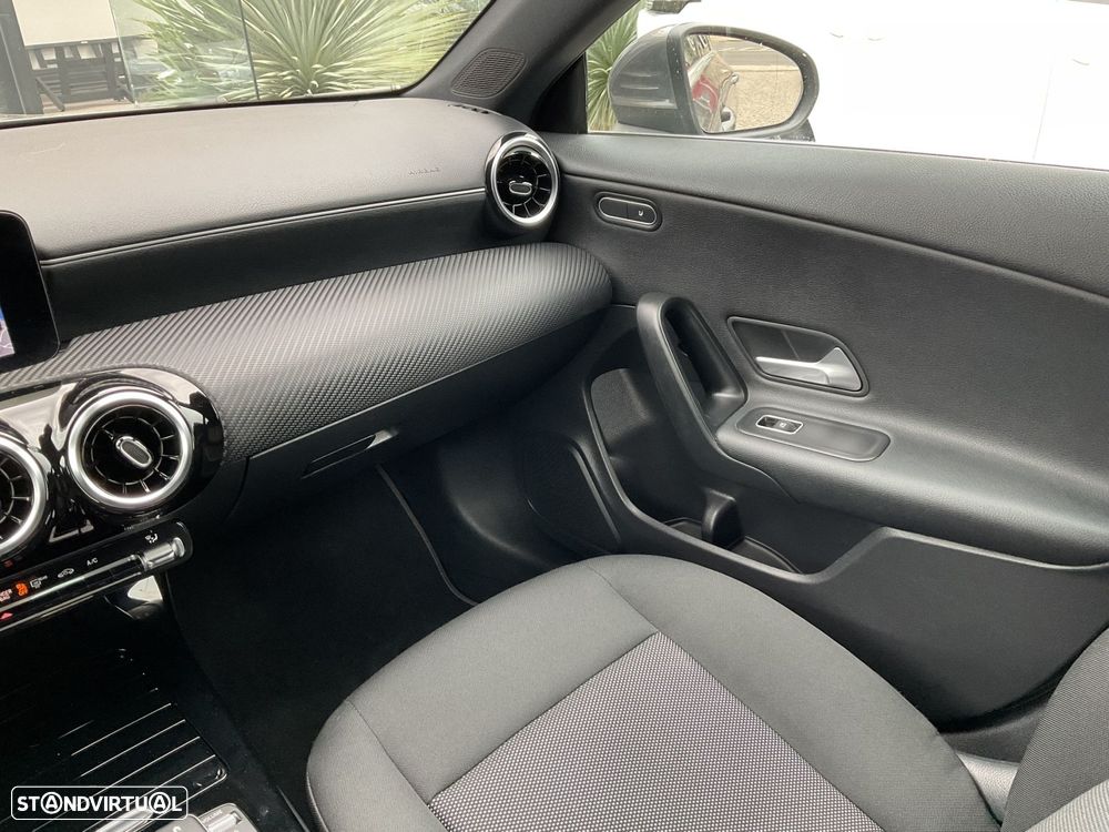 Mercedes-Benz CLA 180 d Shooting Brake Business Solutions Aut. - 33