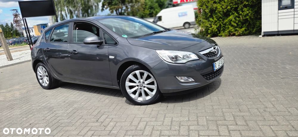 Opel Astra 1.4 Turbo 150 Jahre - 22