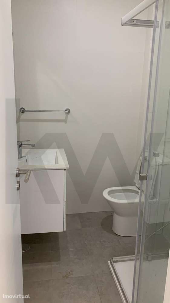 T3 Renovado em Carcavelos – Conforto e Centralidade - Grande imagem: 4/16