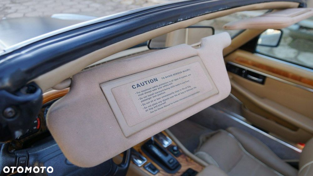Jaguar XJS - 32