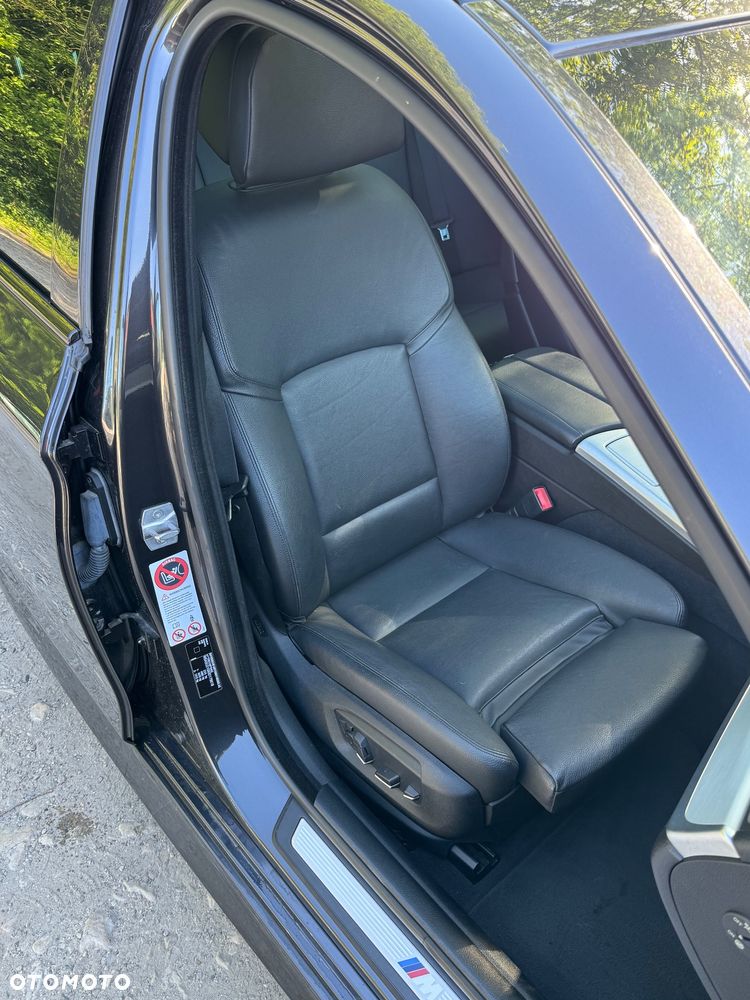 BMW Seria 5 528i xDrive Sport-Aut - 14