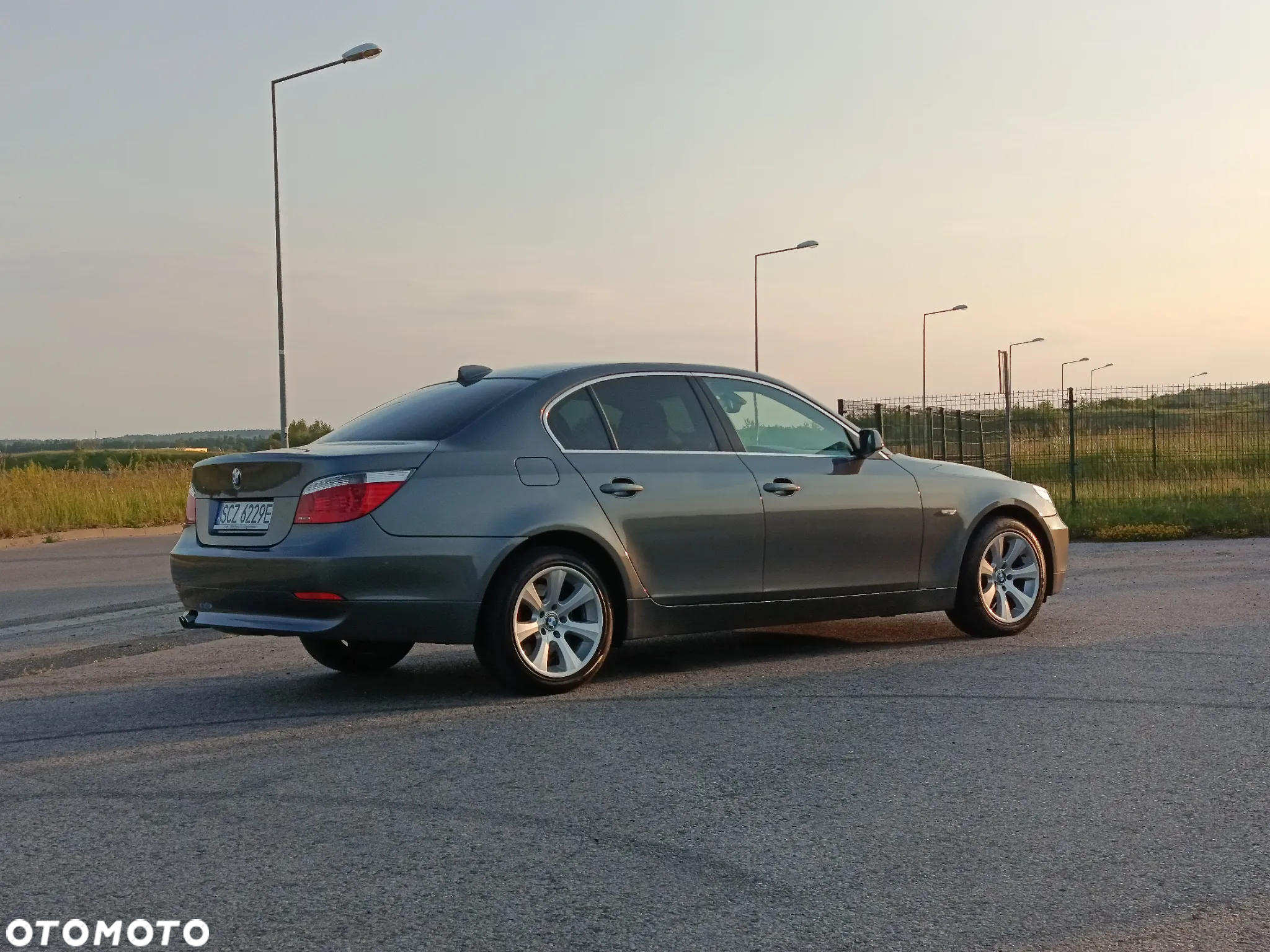 BMW Seria 5 523i - 4