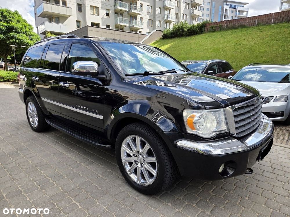 Chrysler Aspen - 10