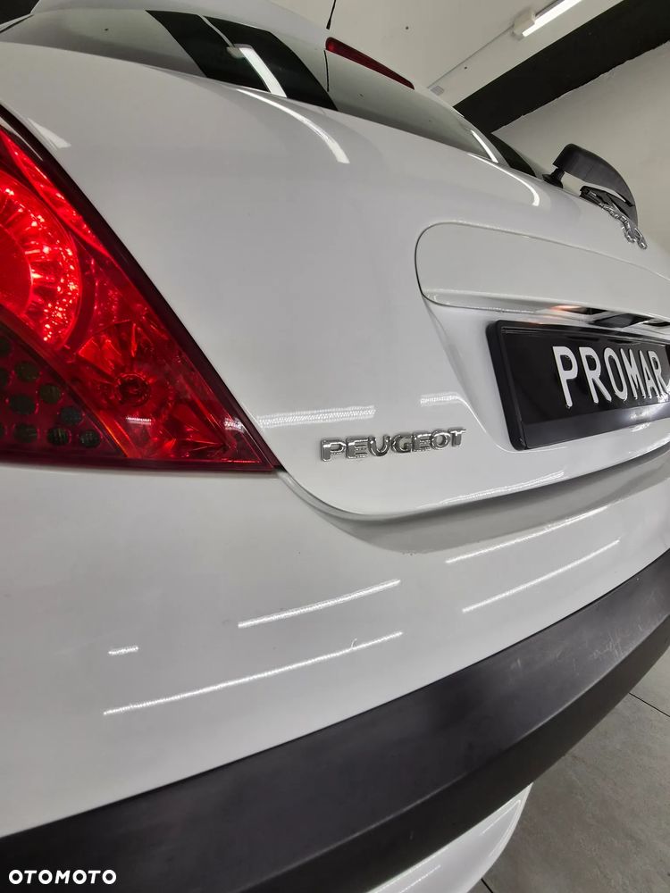 Peugeot 207 75 Urban Move - 14
