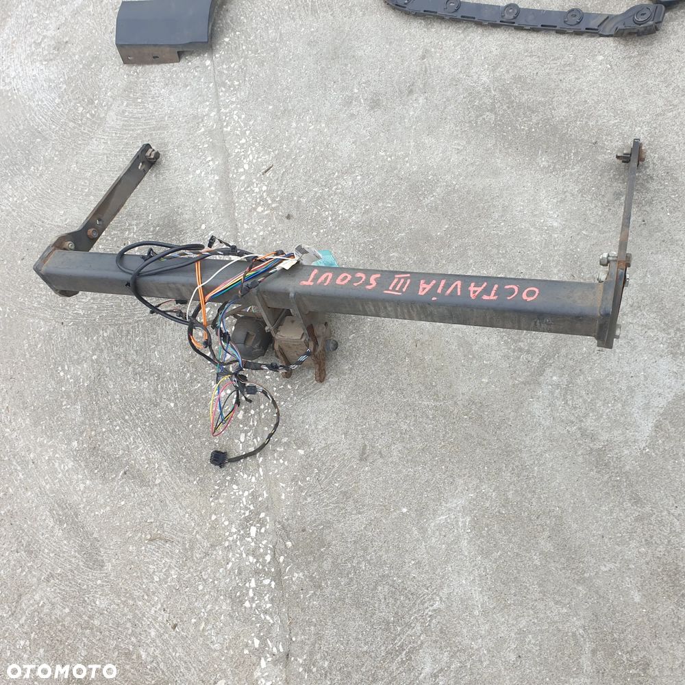 SKODA OCTAVIA III  SCOUT HAK HOLOWNICZY WITTER - 1