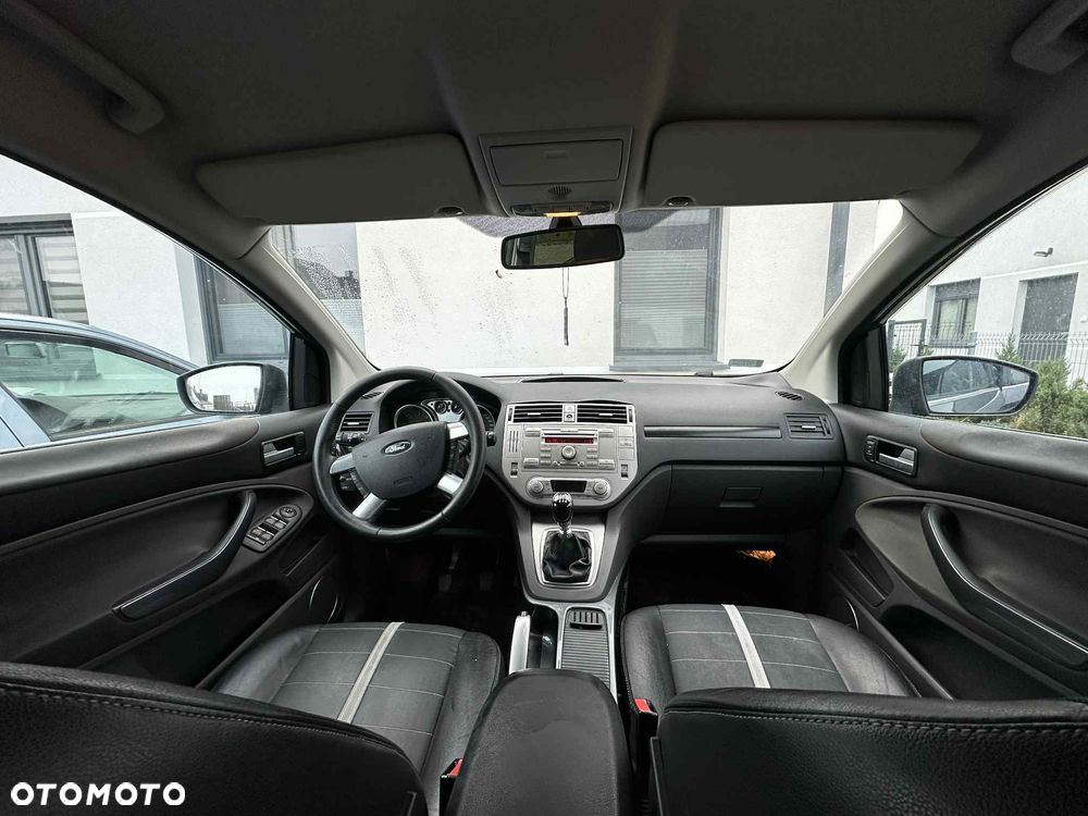 Ford Kuga 2.0 TDCi 2x4 Titanium - 3