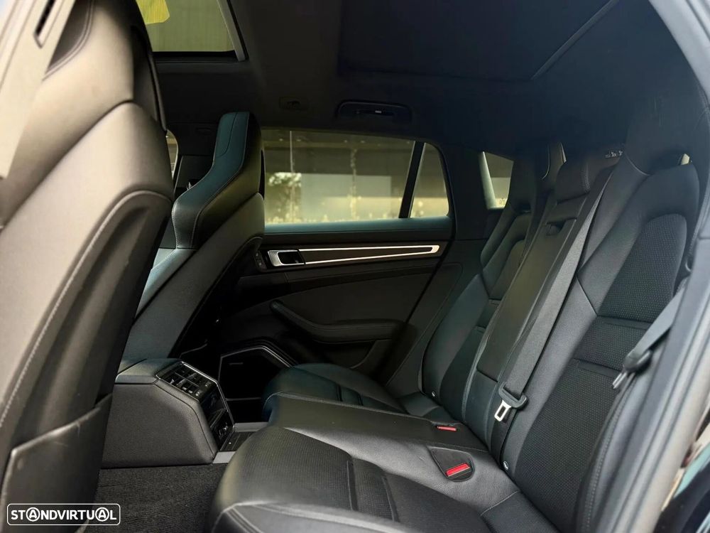 Porsche Panamera Sport Turismo 4 E-Hybrid Platinum Edition PDLS - 45
