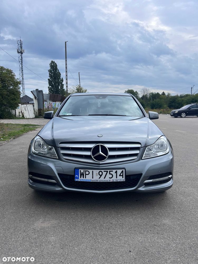 Mercedes-Benz C-Class 2011 photo 2