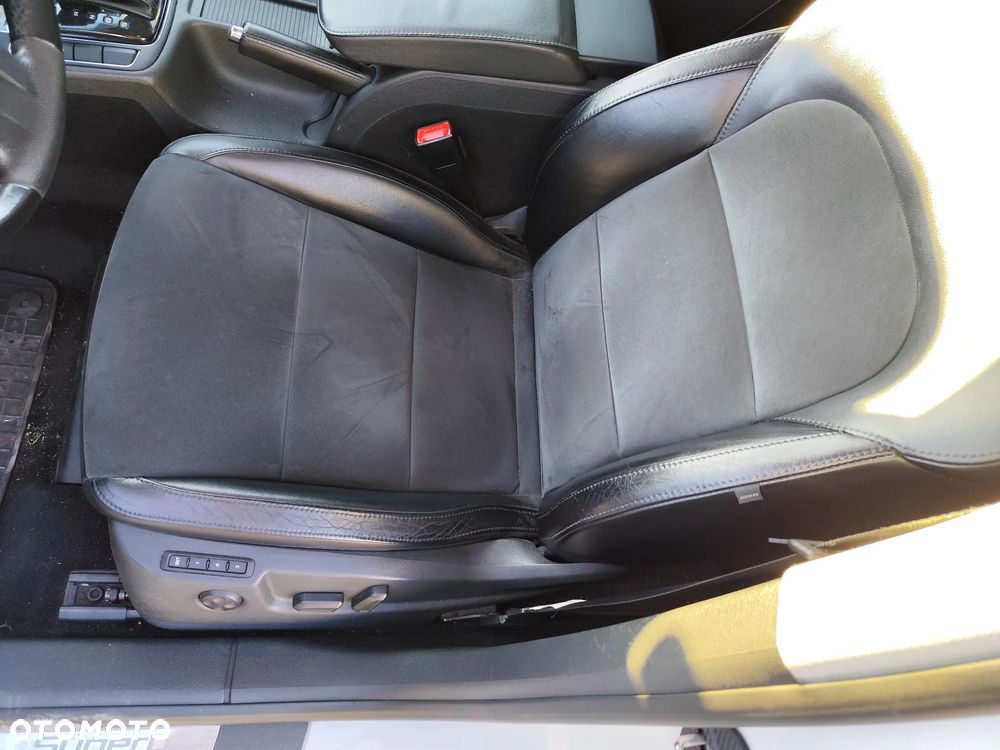 Skoda Superb 2.0 TDI Elegance DSG - 13