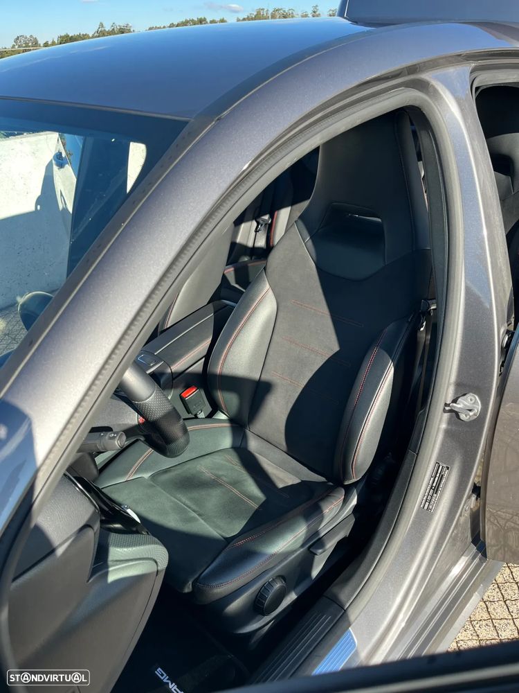 Mercedes-Benz A 180 d AMG Line - 26