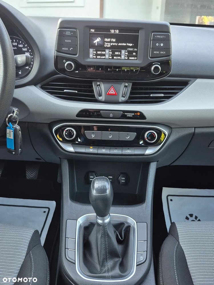 Hyundai i30 1.4 Family - 18