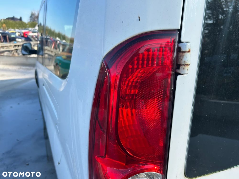 LAMPA TYLNA LEWA OPEL COMBO D - 3