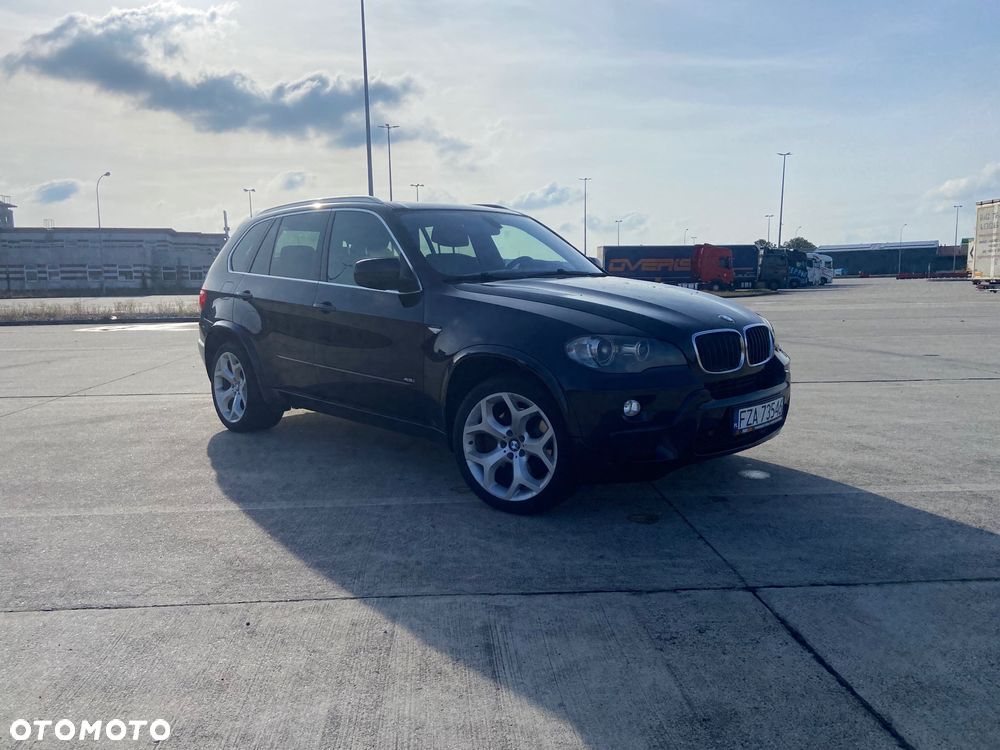 BMW X5 4.8i xDrive - 1