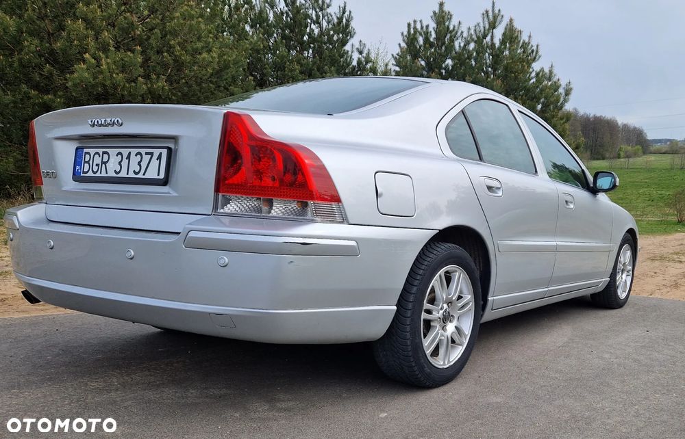 Volvo S60 2.4D Momentum - 3