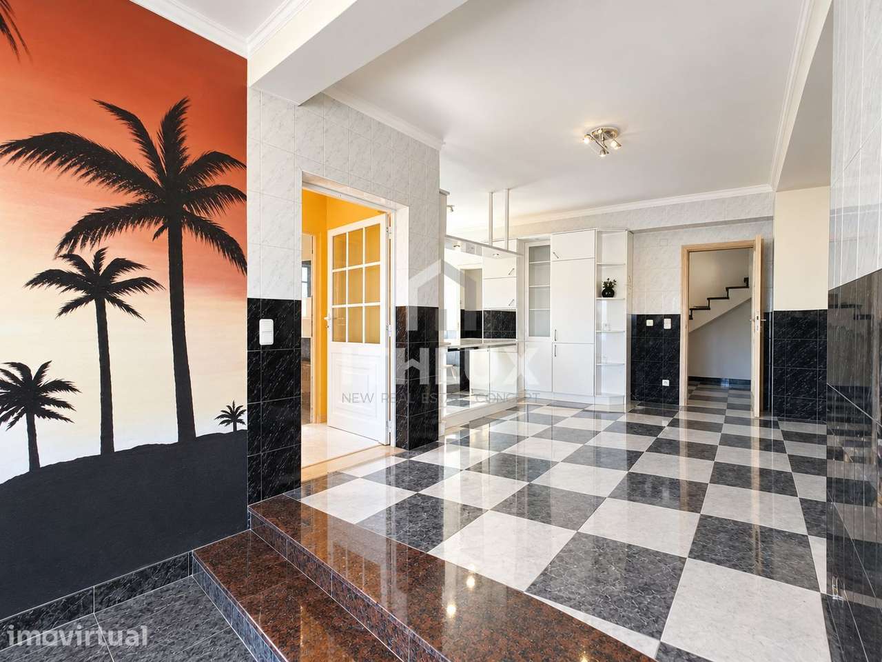 Moradia T4 com jardim e anexos vista Lagoa - Grande imagem: 4/26