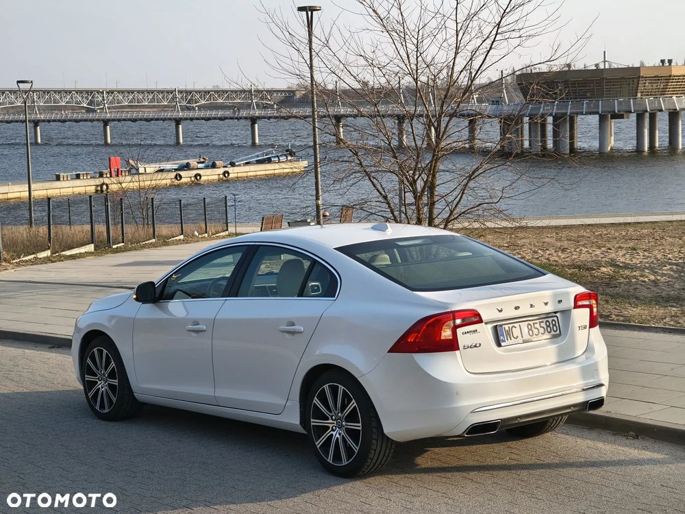 Volvo S60 T5 Geartronic - 12