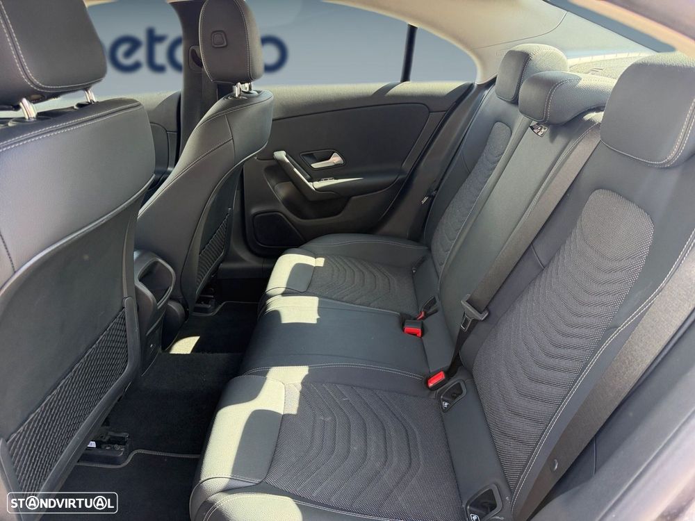 Mercedes-Benz CLA 180 d - 10