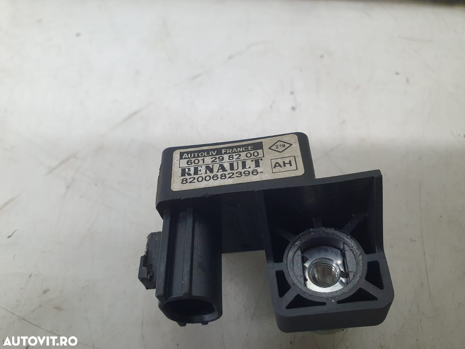 Senzor impact 8200682396 Renault Megane 2 [2002 - 2006] 1.5 dci K9K73 - 3