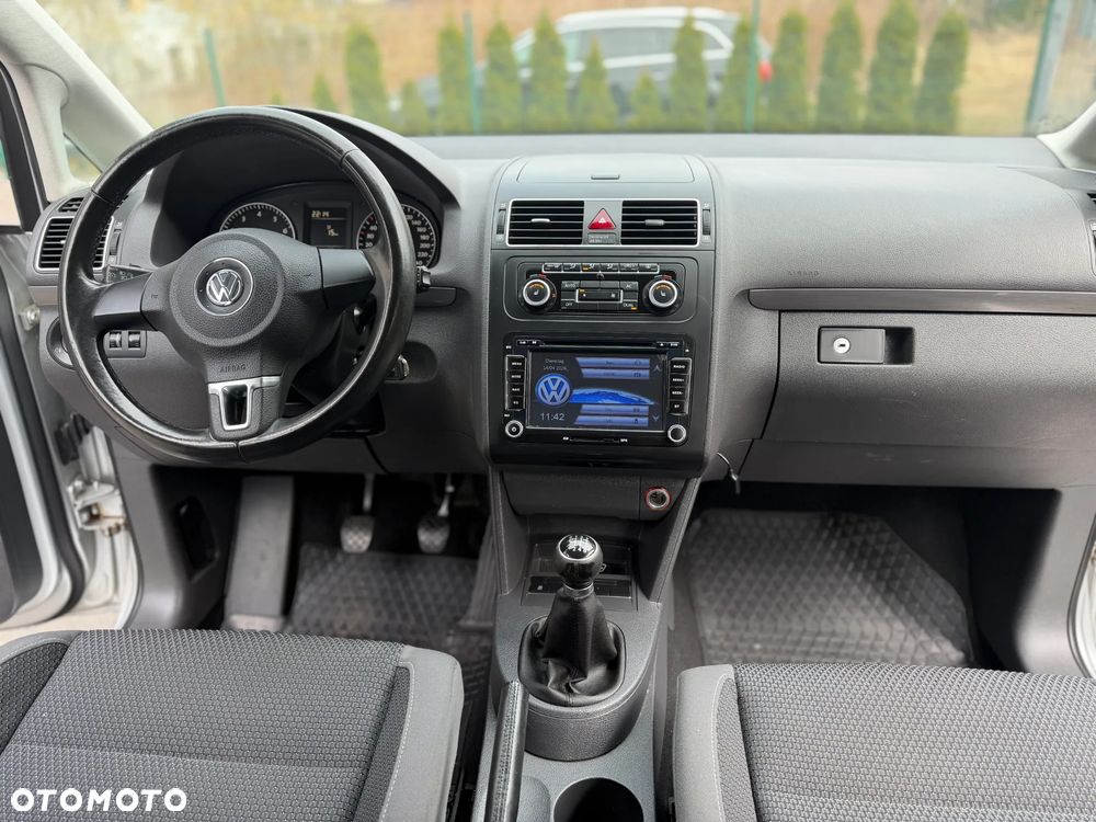 Volkswagen Touran - 8