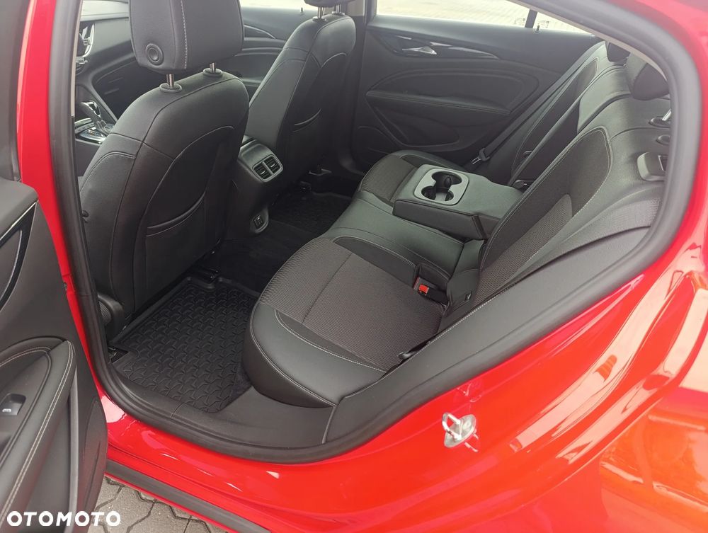 Opel Insignia 2.0 T 4x4 Innovation S&S - 15