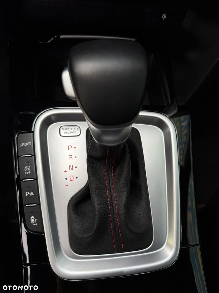 Kia Ceed - 24