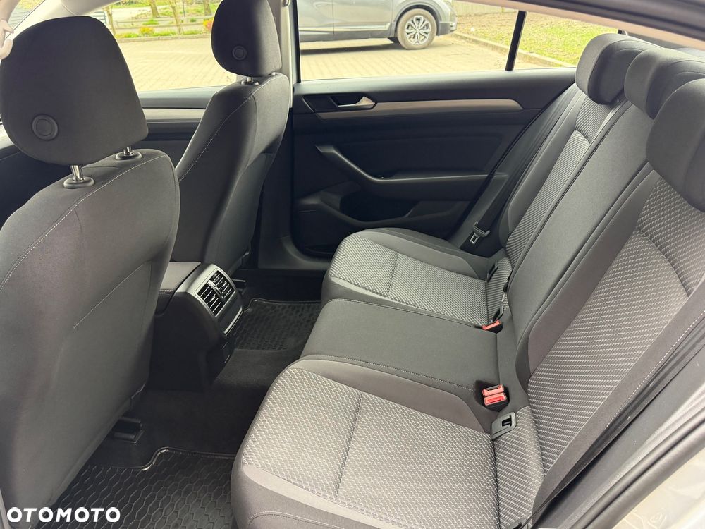 Volkswagen Passat 2.0 TDI EVO Essence - 19