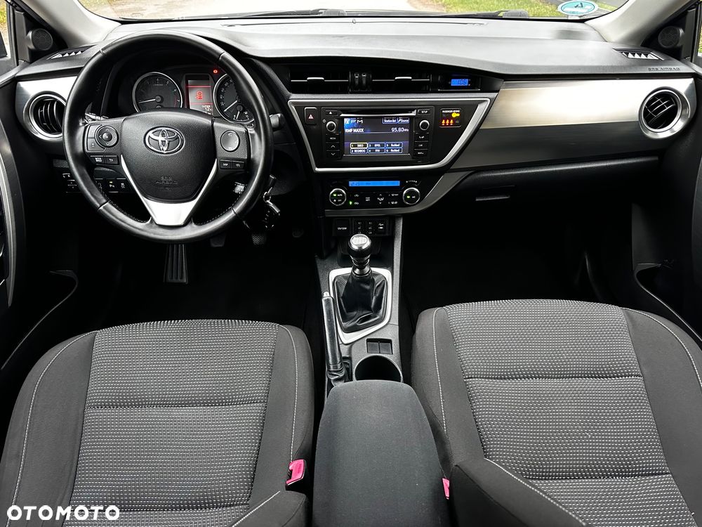 Toyota Auris 1.6 Premium Start - 34