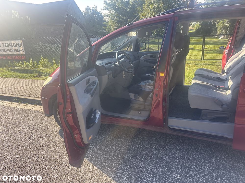 Toyota Previa - 6