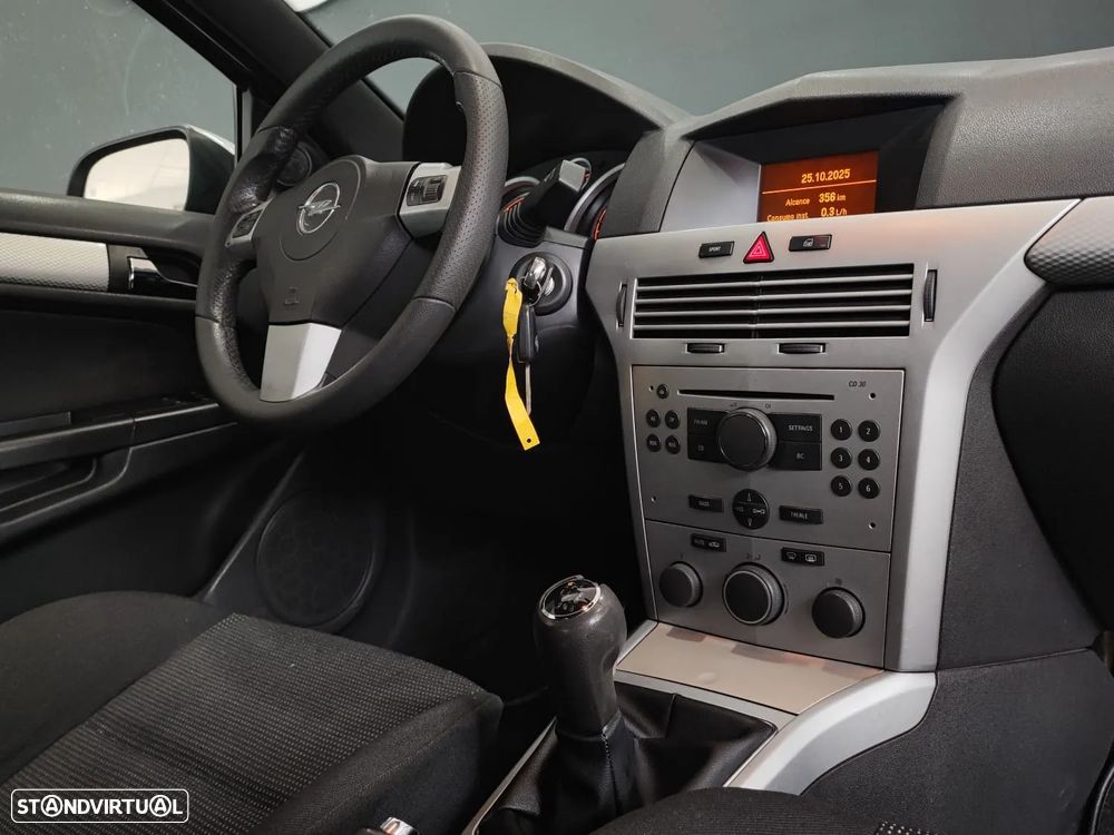 Opel Astra GTC 1.7 CDTI - 33