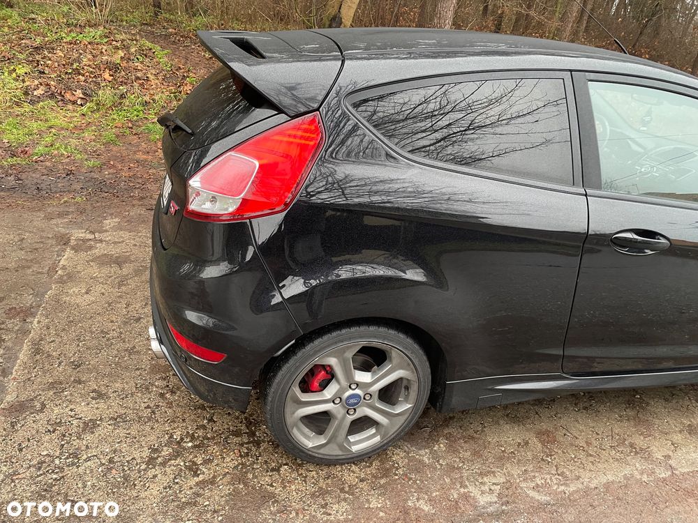 Ford Fiesta 1.6 EcoBoost ST - 4