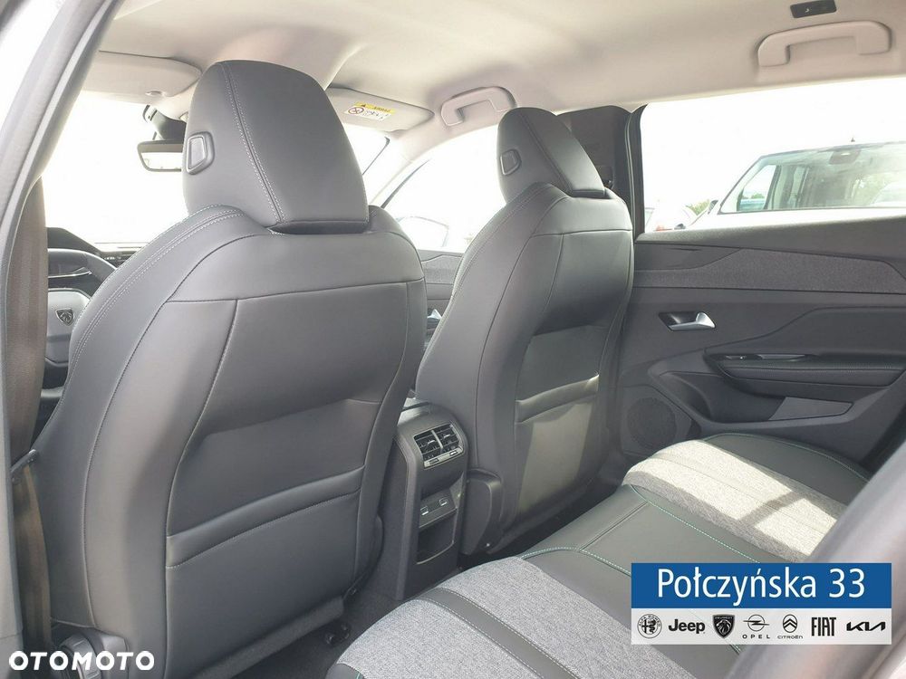 Peugeot 408 - 21