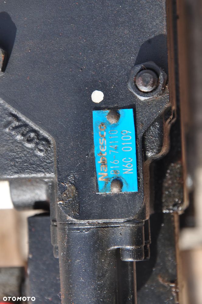 Rozdzielacz hydrauliczny Yanmar Vio 25-6  B16-74110 - 6