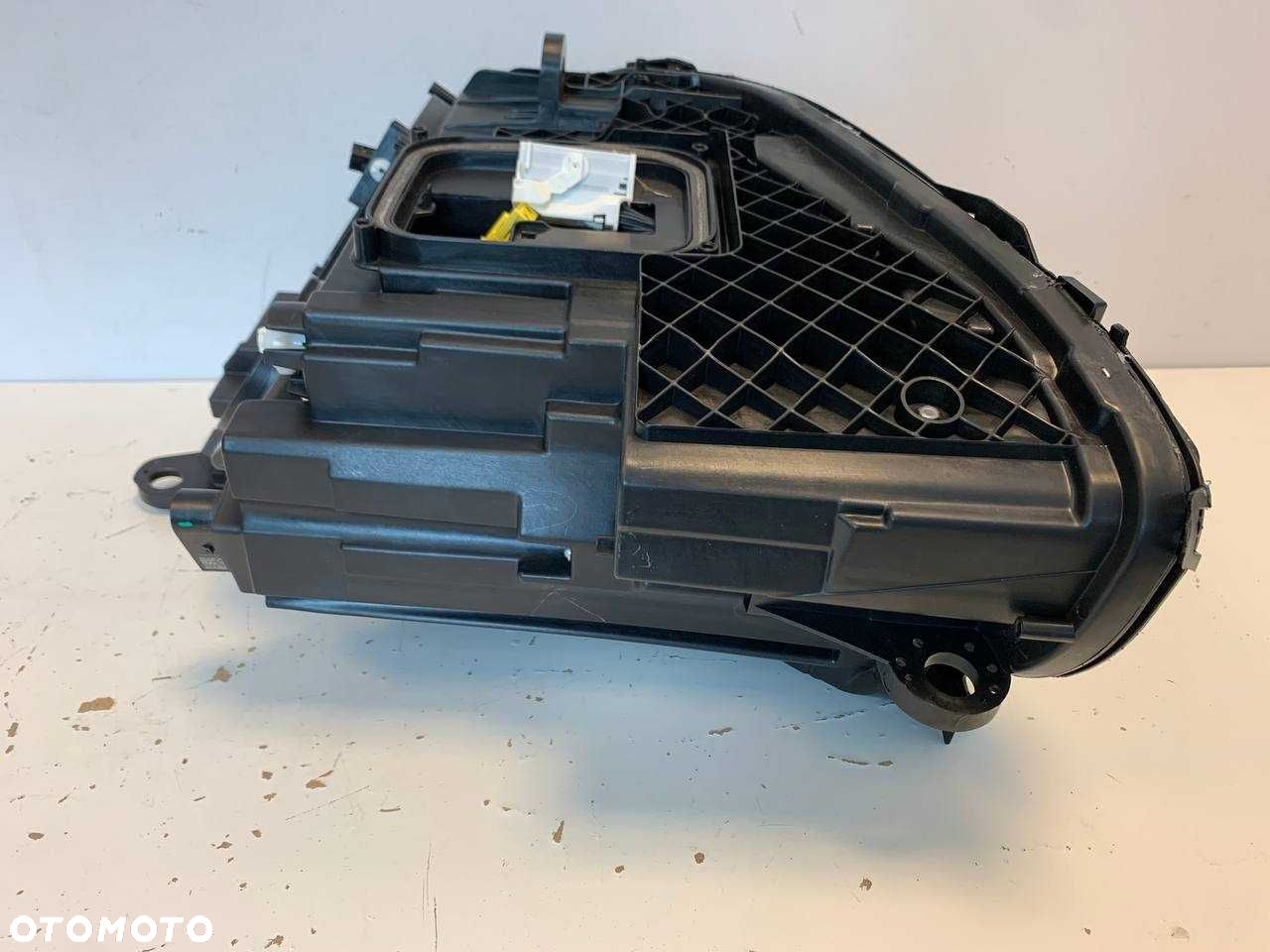 Prawa Lampa Reflektor Mercedes Klasa E W213 Full LED Multibeam USA - 6