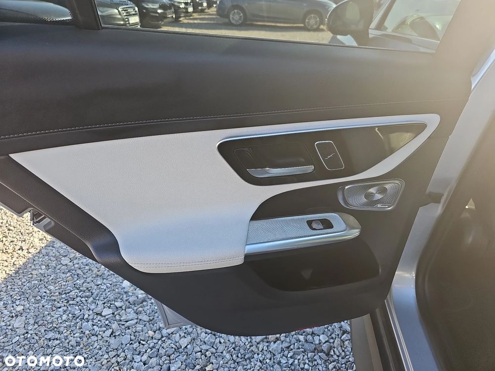 Mercedes-Benz GLC - 25