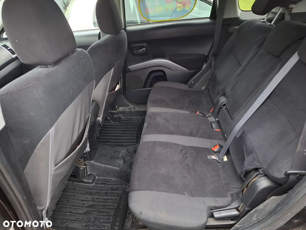 Mitsubishi Outlander 2.0 DID Intense + - 8