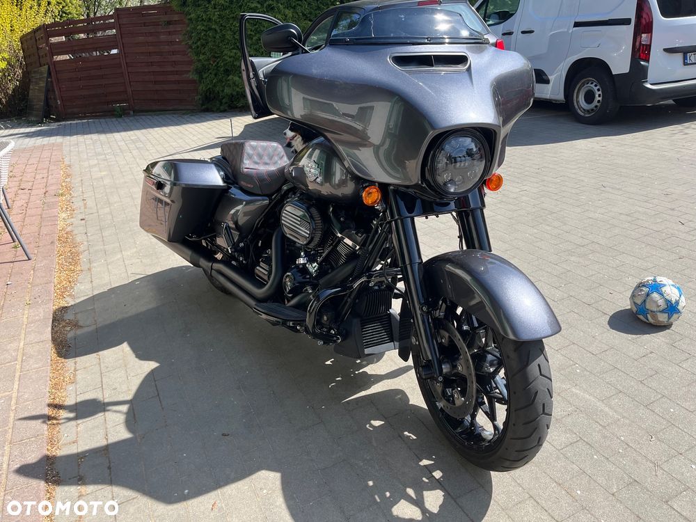 Harley-Davidson Touring Street Glide - 1